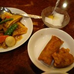 白鳳 - セットの春巻と唐揚げ、杏仁豆腐