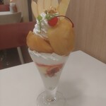 Bake&Peko - 丸ごと1個リンゴのコンポートパフェ