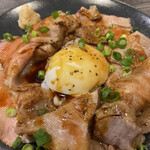 ぱんちょす わやだべや - 低温調理した豚丼のアタマ