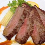 Ruburan - 牛フィレ肉のタリアータ　マルサラソース 夏野菜添え