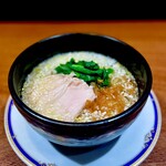 Salt soup soba topped with steamed chicken