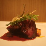 RISTORANTE IL NODO - 小田原猟師森さんの仕留めた鹿ロース 稲藁 麦藁アップ