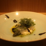 RISTORANTE IL NODO - 小坪漁港のアオリイカ 北海道長谷川さんのグリーンアスパラ