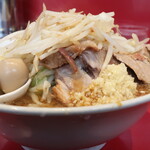 ラーメン二郎 - ラーメン半分＋ニンニク少し＋ショウガ半分