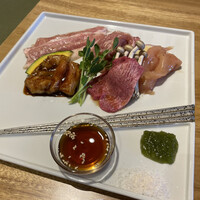 竹の山ダイニング 手石 - ランチ 1畳（税込 1,760円）評価＝○：お肉