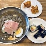 BUONO KITCHEN - 冷麺セットは1,000円。