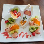 Marusa Marushe Kafe - フルーツサンドプレート　好きなフルーツサンド１品と組合せます。（1200円）