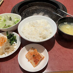 Sumibiyaki Mokumokutei - 