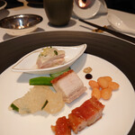 中国飯店 琥珀宮 - 前菜の盛り合わせ