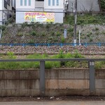 ラーメン二郎 - ここで30分待ちます