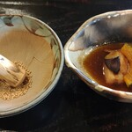 とんかつ 梨庵 - ゴマと小鉢
