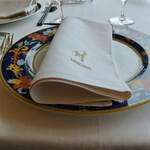 フレンチレストラン ミクニ サッポロ - ２０２３年６月４日のテーブルセット