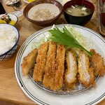 とんかつ直豚 - とんかつ定食820円。