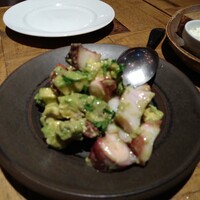 ビストロガブリ 大門店 - タコとアボカドのマリネ