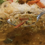 チャイチャイ - カレー(持ち上げ写真)