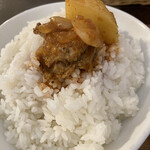 スープカレー屋 鴻 - ライスに載せる