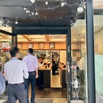 なか卯 - イートインも行列