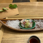 Akasaka Kikunoi - 昼懐石１５７３０円。鯛、縞鯵。ポン酢のジュレを挟んだ縞鯵、とーっても気にいっています（╹◡╹）（╹◡╹）