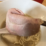 煮干らーめん 川むら - 肩ロースのレアチャー。デカい！旨い！柔らかい！