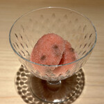 ぬま田 - スイカシャーベット　種はGODIVAのチョコレート