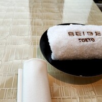 ベージュ アラン・デュカス 東京 - 