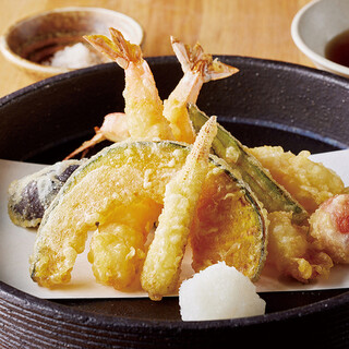 [To go with soba and alcohol] Piping hot and crispy! freshly fried Tempura