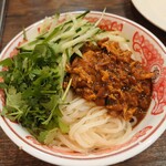 橋頭 私家菜 - ジャージャン麺