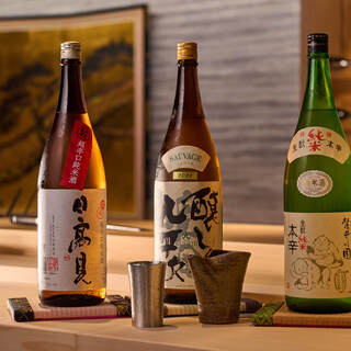 【厳選地酒・ワイン】料理や季節に合わせてドリンクを取り揃え。