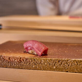 【月替わりのコース】季節の恵みを活かした一皿に舌鼓を打つ。