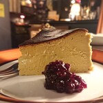 gyaramanshomba-andoa-togyarari- - ピスタチオバスクチーズケーキ ¥650