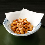 Freshly fried cashew nuts (salted/maximum) each