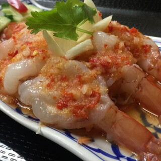 人気の海老料理をはじめ、多彩な本格タイ料理をラインナップ♪