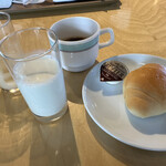 三浦華園 - ミルクとパン