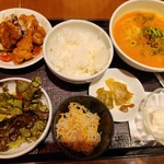 拉拉飯店 - 