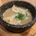ラーメン酒場 秋葉原拉麺劇場 - 石鍋白湯餃子