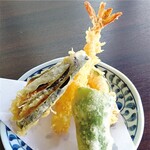 Echigoya Jiheisoba - 海老と野菜の天ぷら５点盛り