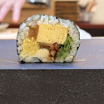 兄弟寿し - 太巻き(卵、胡桃、穴子、胡瓜、沢庵、、干瓢、胡麻)