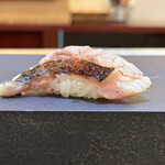 兄弟寿し - 佐渡産 黒むつ皮目藁炙り