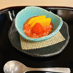 山玄茶 - 洋風デザートはマンゴーといちごのパンナコッタ。果肉たっぷりです♡