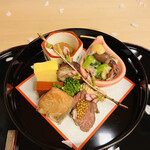 山玄茶 - ピンク色の桜が舞い散った八寸もまた風情があります。