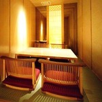 寿司上野坂 - 床暖掘りこたつ式個室（4席）
