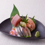 Assortment of 3 types of Seafood sashimi