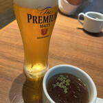 宮崎ステーキハウス 霧峰 - ランチのセットスープと生ビール