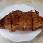 はやしや - ●お好み焼き（肉玉）280円
具材は刻んだキャベツ、豚、玉子が炒めてあって
そぼろ状になってる感じ。

魚粉の味わいも割としてるねえ～

ソースはサッパリとしている味わい。