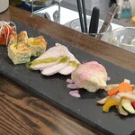 トリワイン ＰＩＫＯＳＨＨＨＵ - 前菜５種盛り