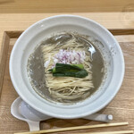 中華そば うお静 - 二杯目専用煮干しの追い玉