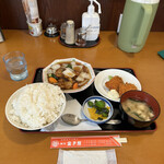 金子屋 - 酢豚とチキンカツ定食(日替わり定食) 820円 ご飯大盛