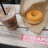 STREAMER COFFEE COMPANY - アイスストリーマーラテ（700円税込）シュガードーナツ（400円税込）