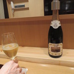 神保町 傳 - カウンターには段がつきました。