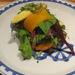 神保町 傳 - 畑の様子。内外のお店に影響与えているようですね。